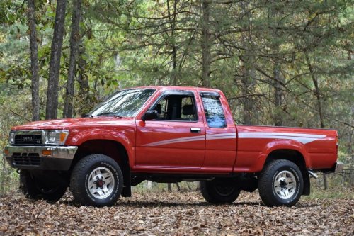 1990-Toyota-Pickup-4x4-Front-Quarter.jpg