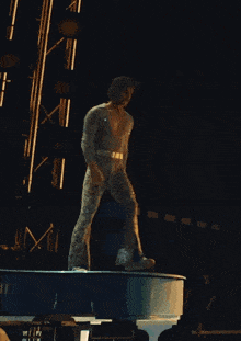 benson-boone-coachella.gif