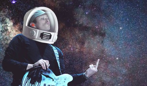 tom delonge spacesuit finger.jpg