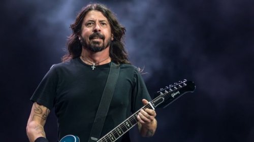 dave-grohl-foo-fighters-perth-2018-Stuart-Millen-671x377.jpg