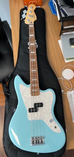 markhoppusbass.jpg